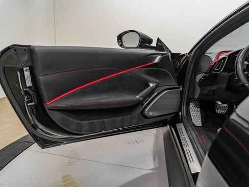 Certified 2024 Ferrari Roma Base image 18