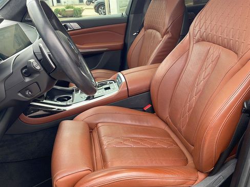 Used 2022 BMW X7 M50i w/ Executive Package AWD/4WD image 3