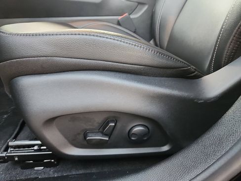 Used 2025 Jeep Compass Limited image 23