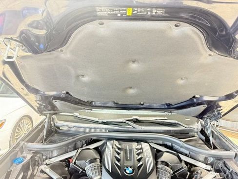 Used 2022 BMW X7 M50i image 42