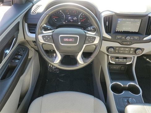 Used 2022 GMC Terrain SLE image 12