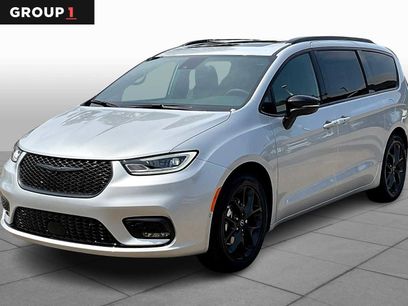 New 2026 Chrysler Pacifica Limited