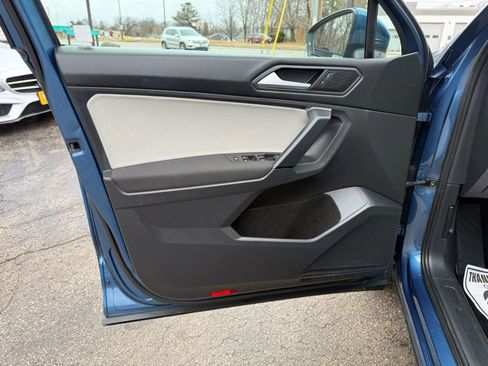 Used 2019 Volkswagen Tiguan S image 9