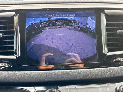 Used 2017 Chrysler Pacifica Touring Plus w/ Tire & Wheel Group image 14