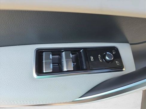 Used 2026 Jaguar F-PACE R-Dynamic S AWD/4WD image 25