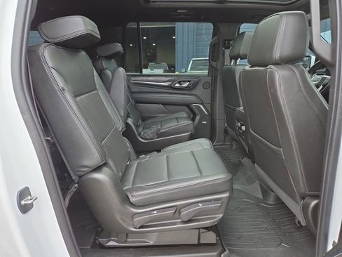 Used 2021 GMC Yukon XL Denali w/ Denali Premium Package AWD/4WD image 37