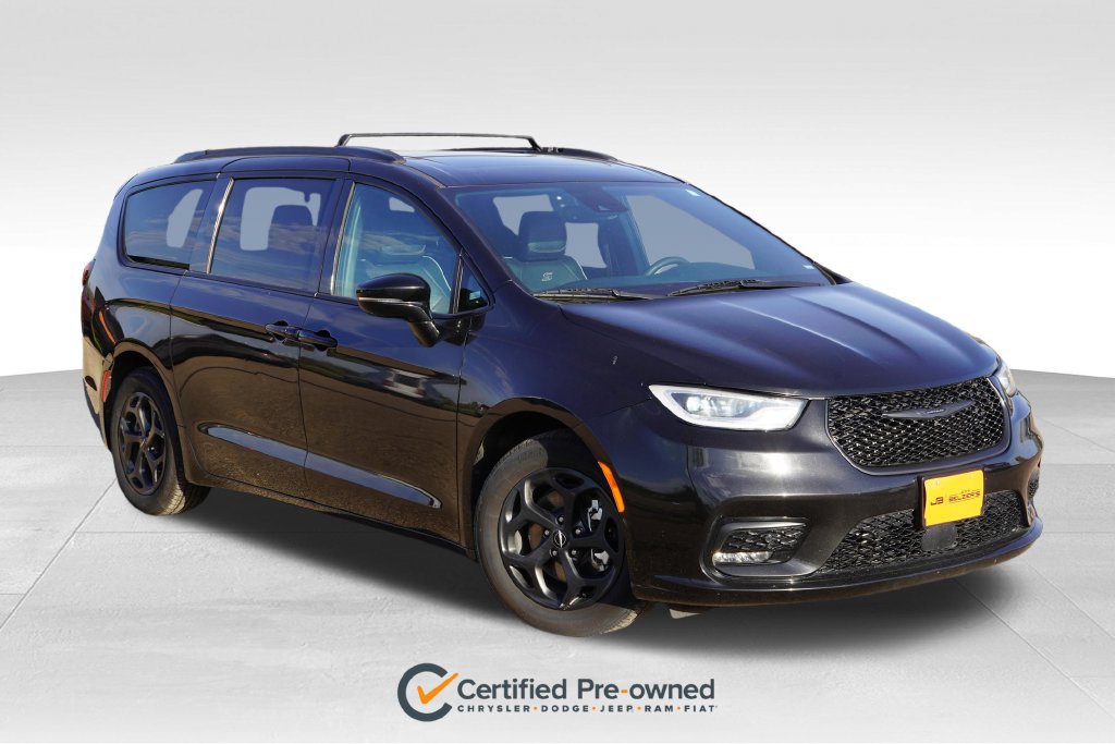 Used 2024 Chrysler Pacifica Premium FWD image 1