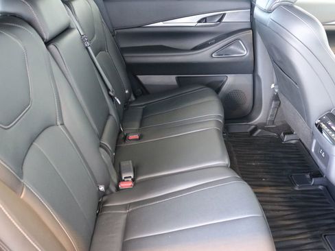 Certified 2025 INFINITI QX60 Luxe w/ Black Edition image 38