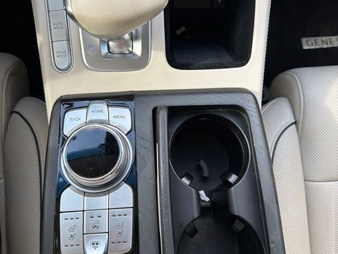 Used 2022 Genesis G90 5.0 Ultimate RWD image 21