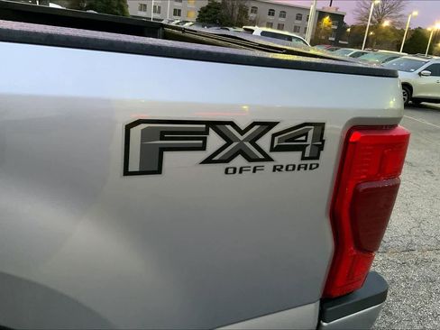 Used 2020 Ford F250 Lariat image 29