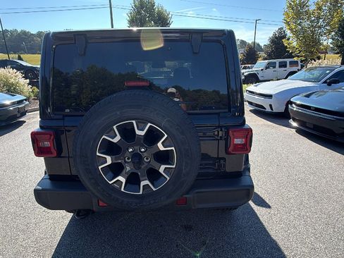 Used 2026 Jeep Wrangler Unlimited Sahara w/ Technology Group AWD/4WD image 9