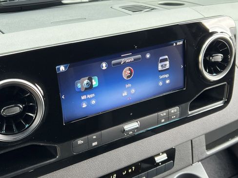 New 2025 Mercedes-Benz Sprinter 2500 image 18