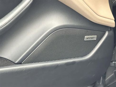 Used 2022 Porsche Taycan image 24