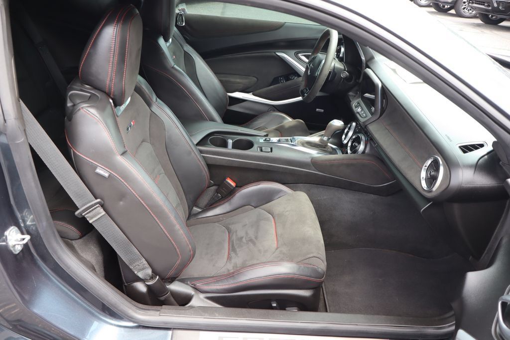 Used 2022 Chevrolet Camaro ZL1 RWD image 22