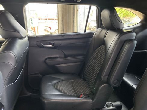 Used 2024 Toyota Highlander XSE image 42