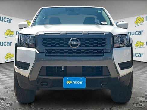 Used 2025 Nissan Frontier SV image 2