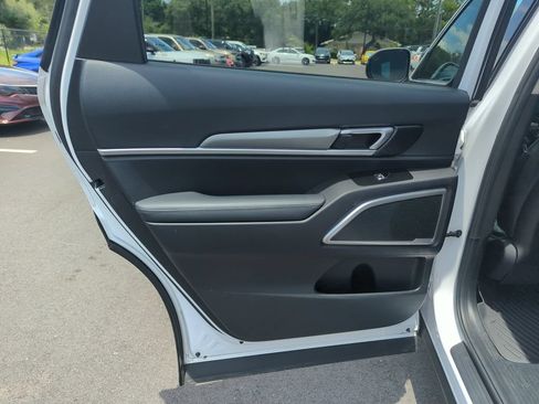 Used 2022 Kia Telluride LX FWD image 27