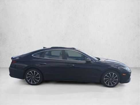 Used 2023 Hyundai Sonata Limited w/ Cargo Package image 4