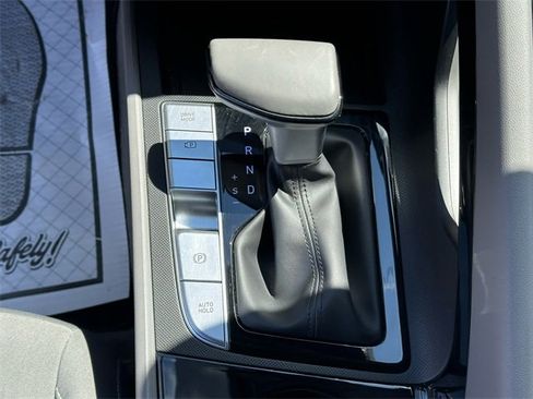 Used 2023 Hyundai Elantra SEL w/ Convenience Package image 18