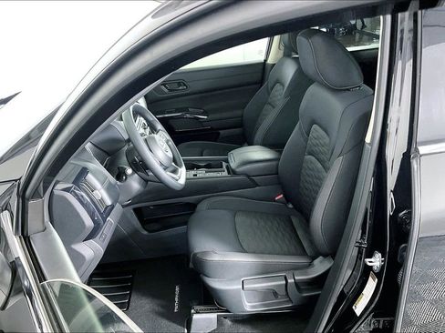 Certified 2025 Nissan Pathfinder S image 35