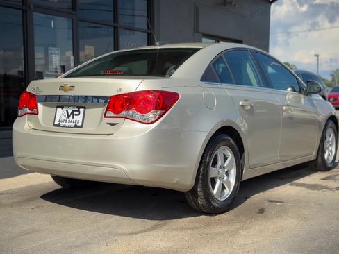 Used 2015 Chevrolet Cruze LT FWD image 2
