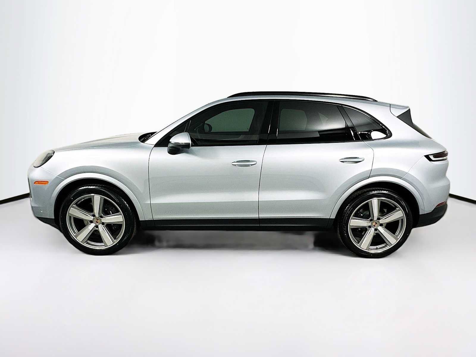 Used 2026 Porsche Cayenne AWD/4WD image 2