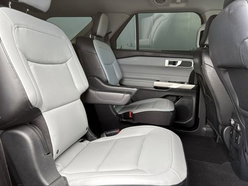 Used 2021 Ford Explorer XLT w/ Equipment Group 202A image 63