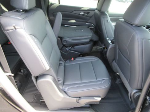 New 2026 Chevrolet Traverse LT w/ Midnight/Sport Edition FWD image 17