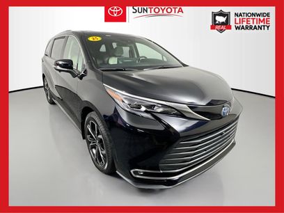 Used 2025 Toyota Sienna Platinum