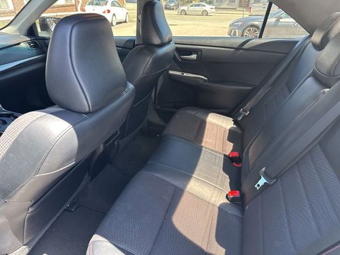 Used 2016 Toyota Camry SE FWD image 11