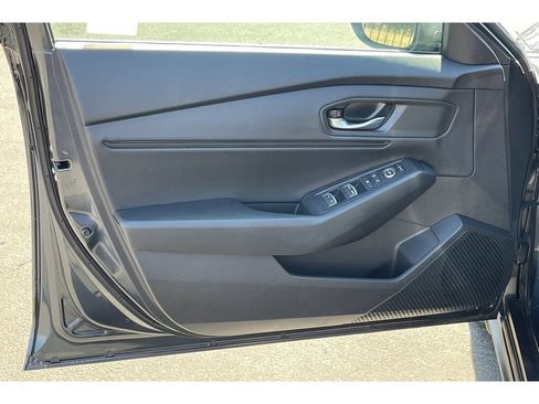 Used 2023 Honda Accord EX image 11