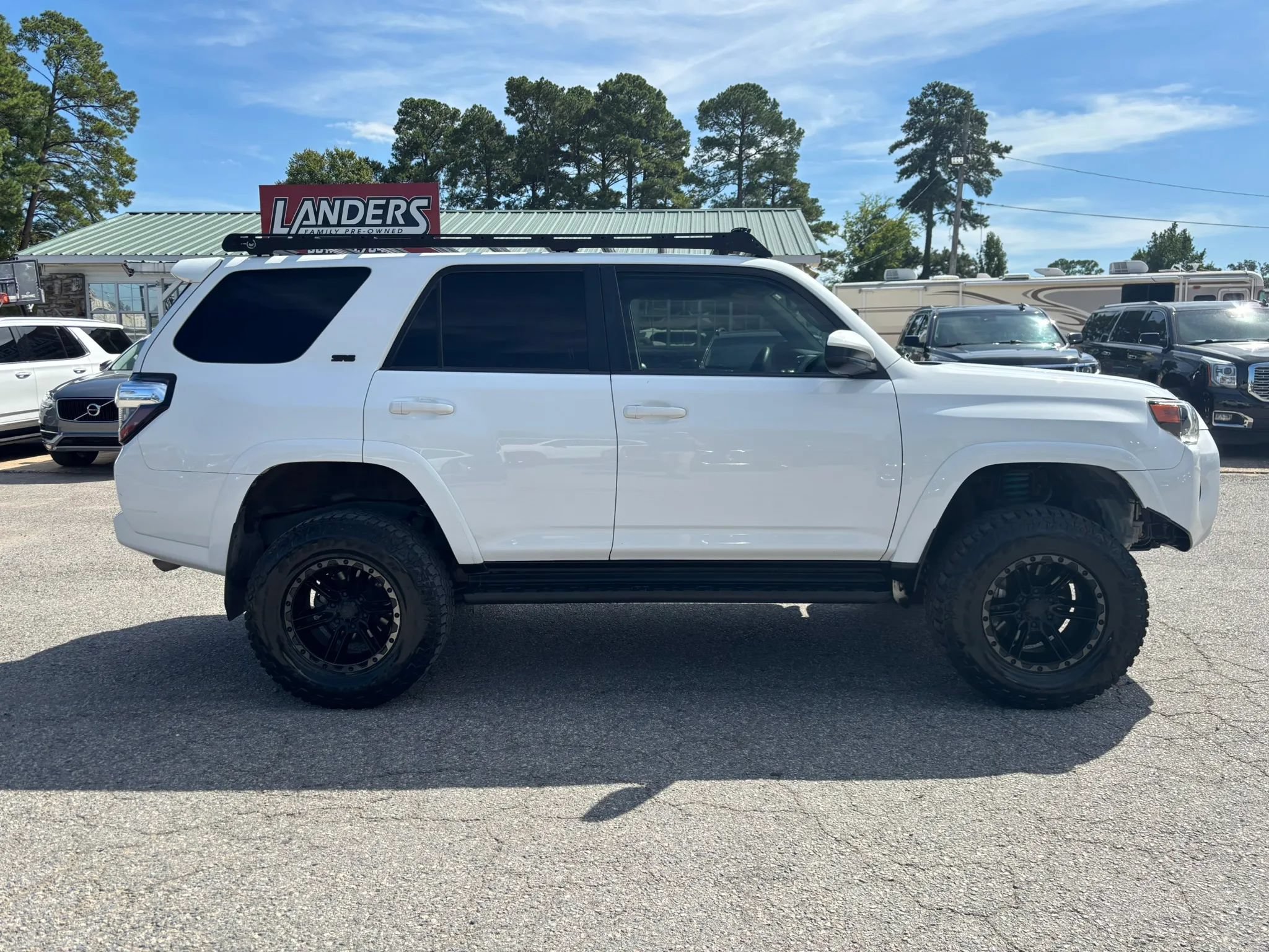 Used 2019 Toyota 4Runner SR5 AWD/4WD image 6