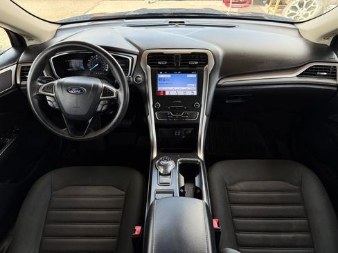Used 2019 Ford Fusion SE FWD image 13