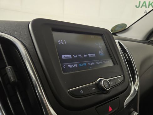 Used 2018 Chevrolet Equinox LS FWD image 19