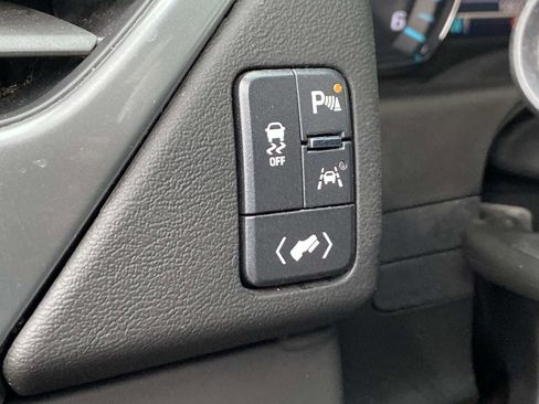 Used 2018 Chevrolet Tahoe LT w/ RST Edition image 22