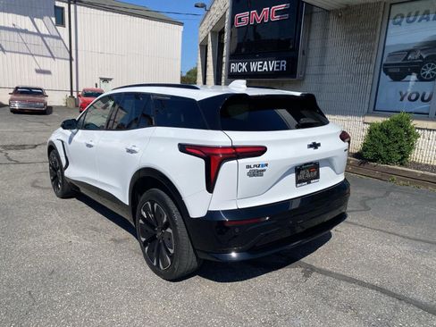 Used 2024 Chevrolet Blazer EV RS AWD/4WD image 4