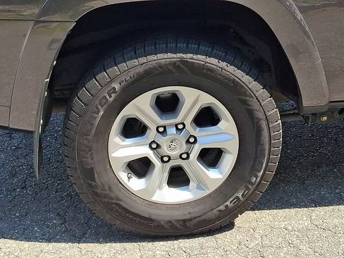 Used 2020 Toyota 4Runner SR5 Premium w/ Moonroof Package AWD/4WD image 26