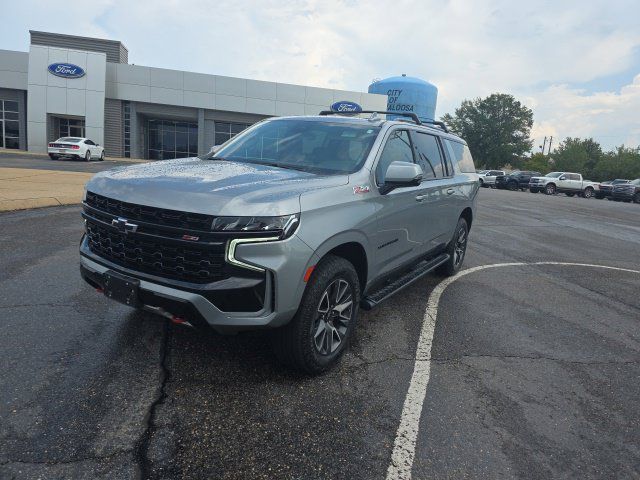 Used 2023 Chevrolet Suburban Z71 w/ Luxury Package AWD/4WD image 7