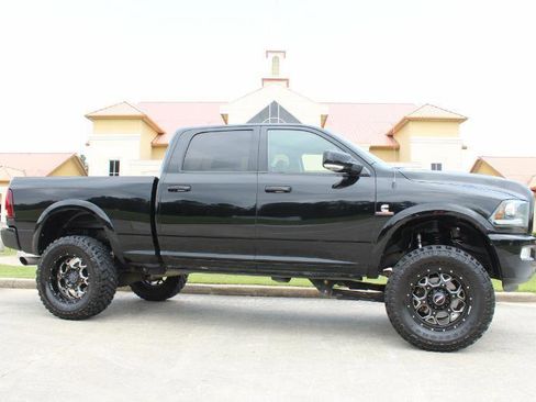 Used 2014 RAM 2500 Laramie w/ Black Appearance Group AWD/4WD image 3