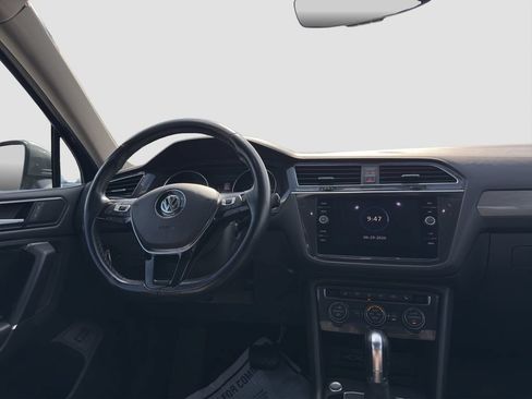 Used 2018 Volkswagen Tiguan SEL AWD/4WD image 14