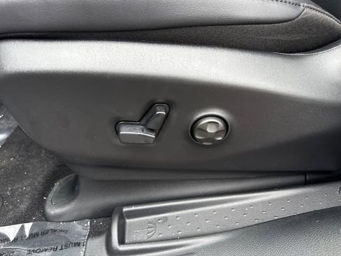 New 2026 Chrysler Pacifica Select image 13