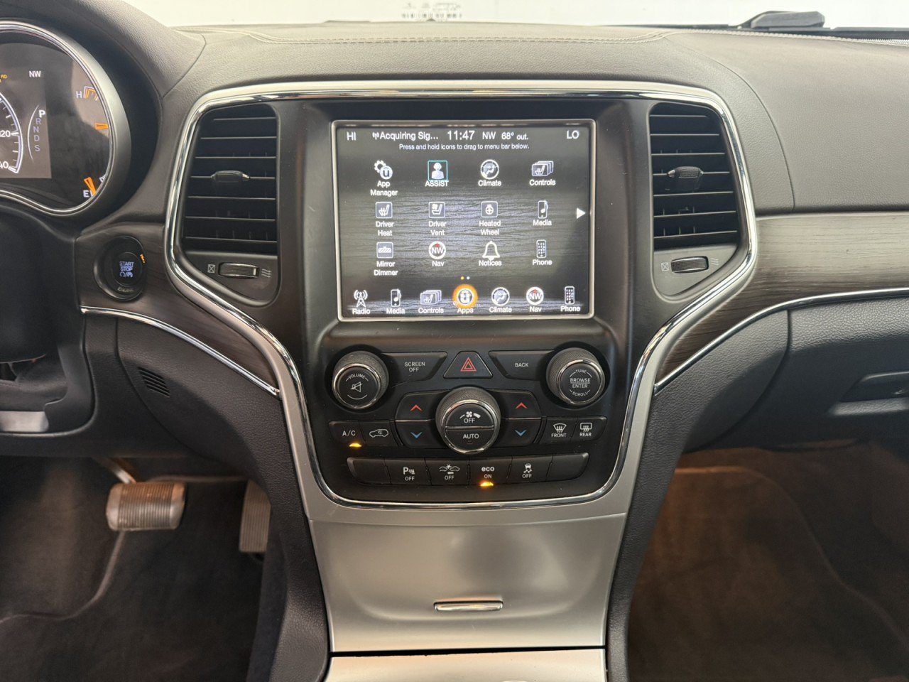 Used 2014 Jeep Grand Cherokee Overland w/ Advanced Technology Group AWD/4WD image 20