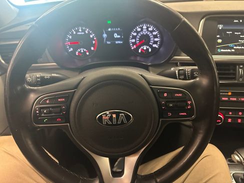 Used 2016 Kia Optima EX w/ Premium Package FWD image 9