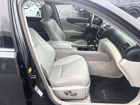Used 2011 Lexus LS 460 AWD w/ Comfort Pkg image 19