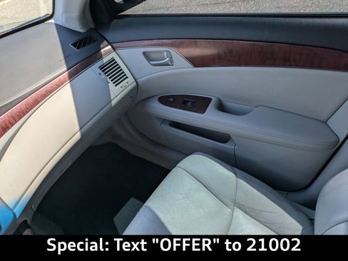 Used 2012 Toyota Avalon Limited image 15