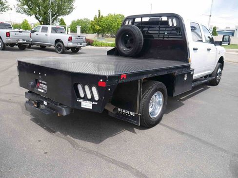 Used 2024 RAM 3500 Tradesman w/ Chrome Appearance Group AWD/4WD image 7