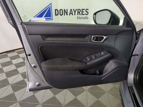 Used 2023 Honda Civic Sport image 10