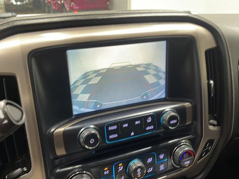 Used 2018 GMC Sierra 1500 Denali AWD/4WD image 9