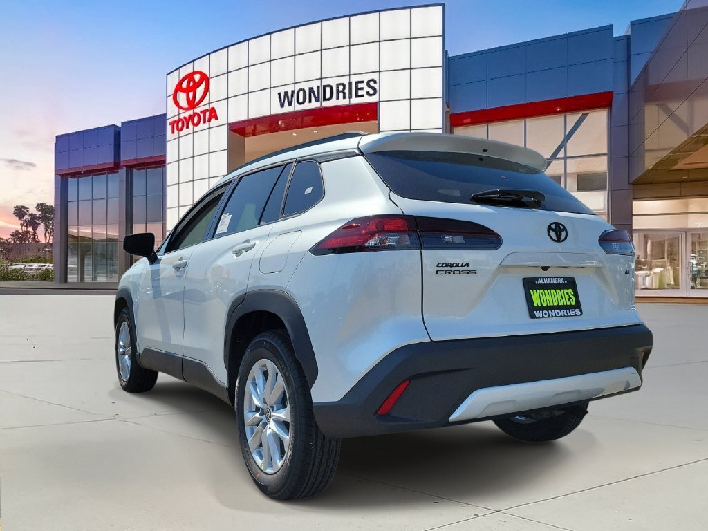 New 2026 Toyota Corolla Cross LE w/ Moonroof Package FWD image 3