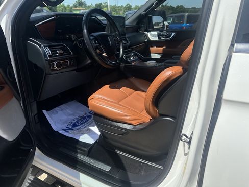 Used 2021 Lincoln Navigator Reserve w/ Luxury Package AWD/4WD image 14